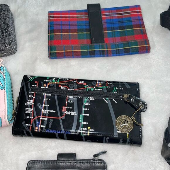 Colorful Wallet and Bag Collection - Picture 10 of 15